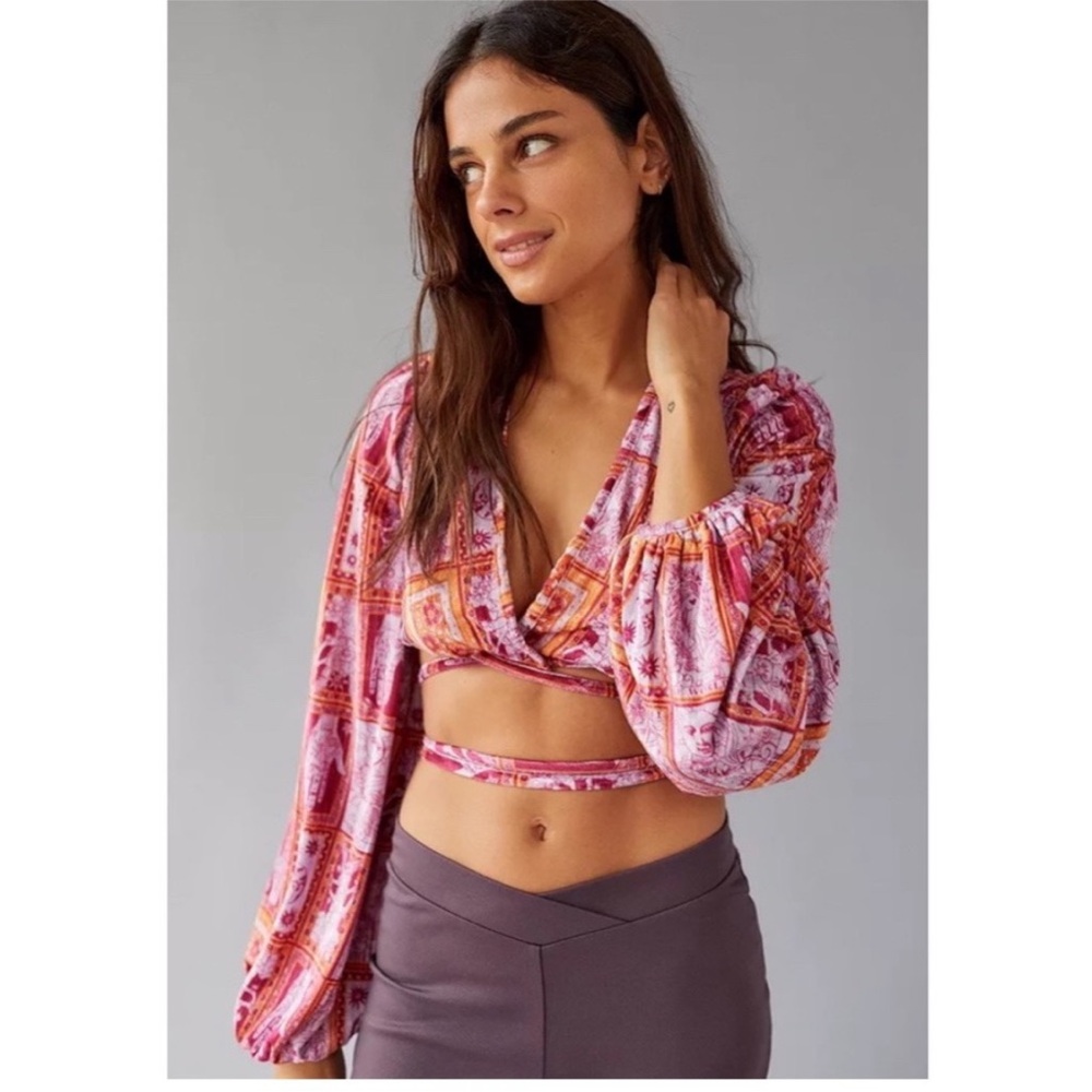 Urban Outfitters | Florentina Wrap Top Crop Long Sleeve Crushed Velvet Pink New - Picture 3 of 9